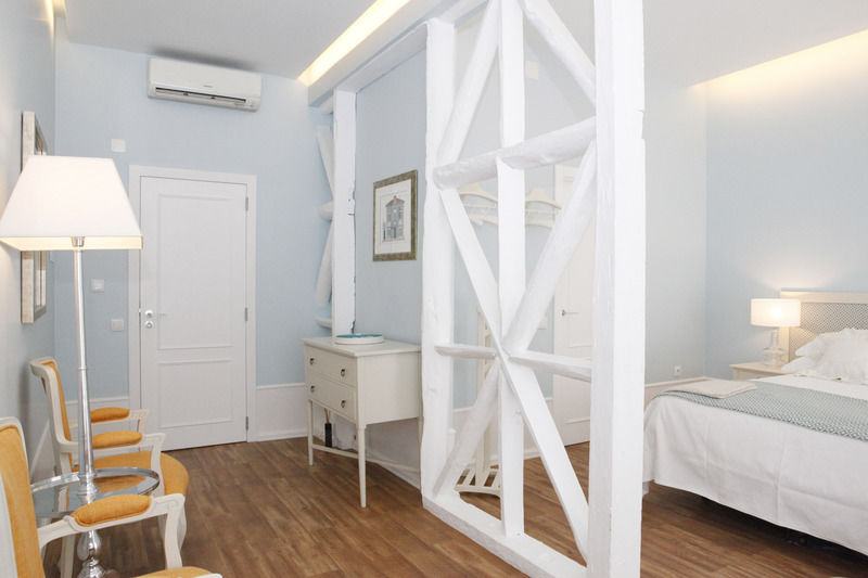 Alecrim Ao Chiado Hotel Lisbon Bagian luar foto